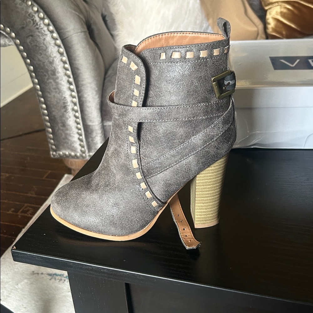 VENUS Studded Gray Ankle Booties